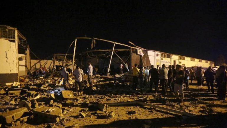 migranti in libia centro detenzione bombardato