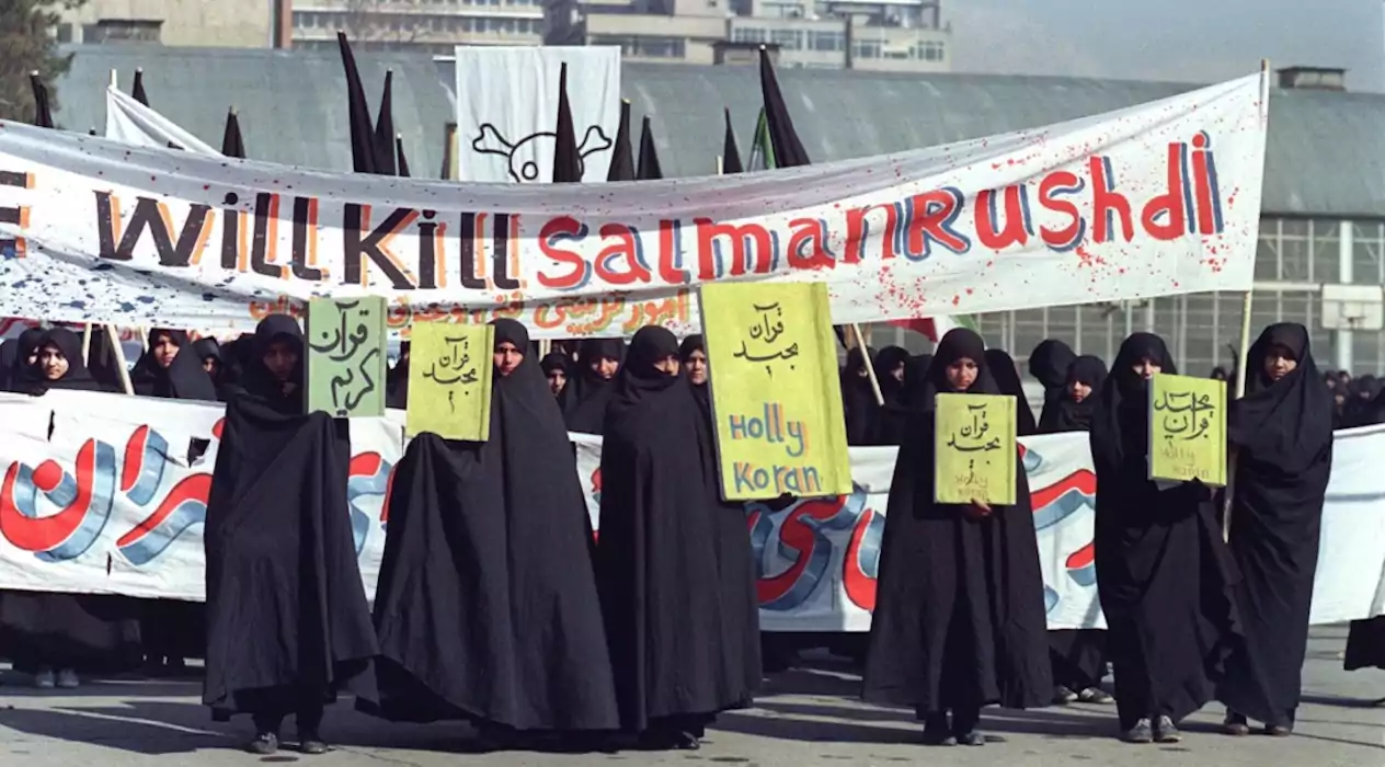 versetti satanici fatwa